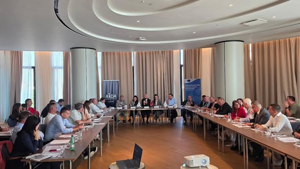 Fushata AIDA / AIC × Bashkitë nis në Durrës, me interes të lartë nga bizneset
